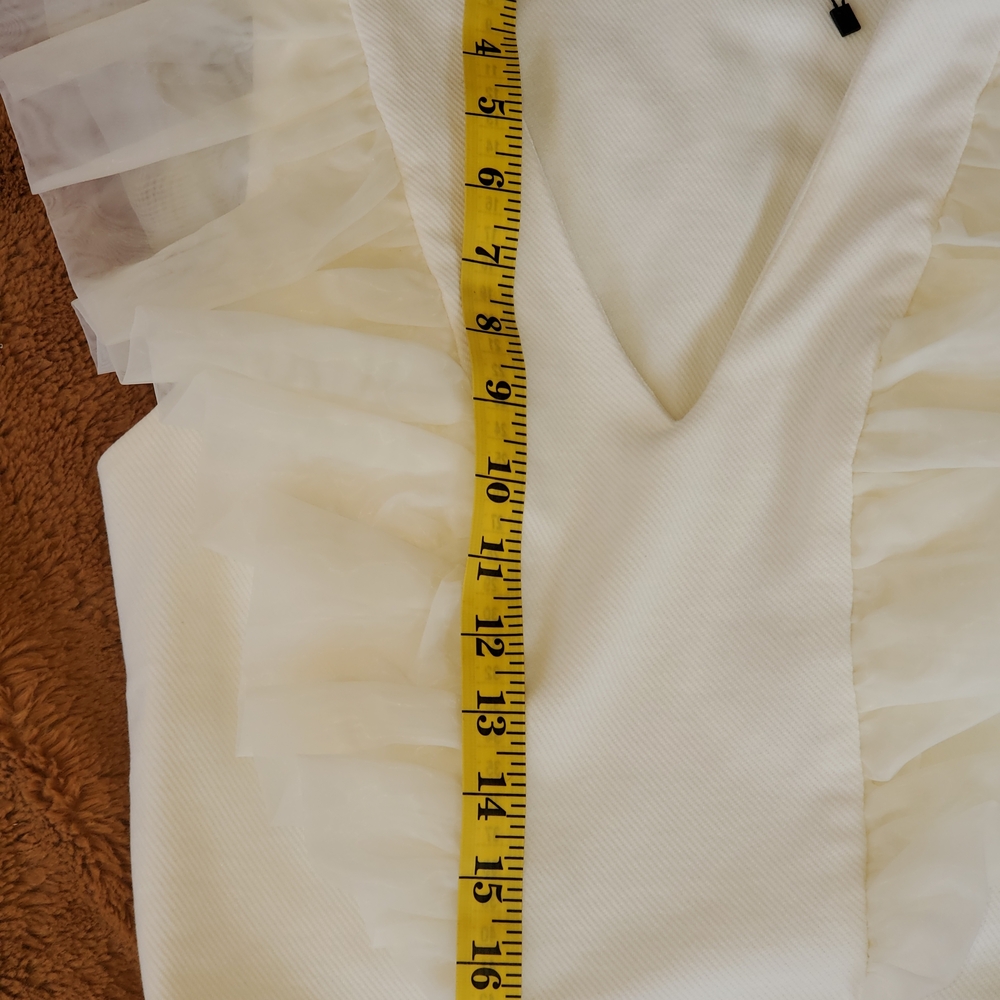 Mulla Cream Ruffled Crop Top NWOT Sm. - Picture 4 of 11